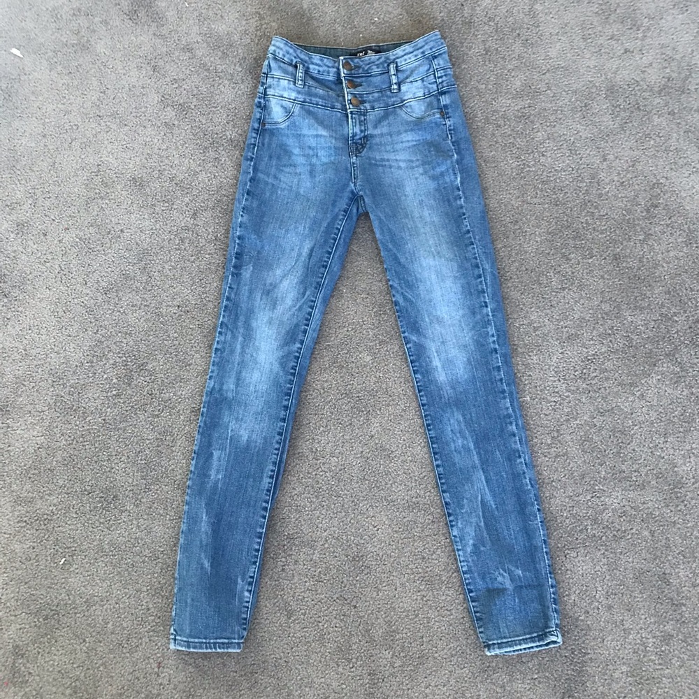 blue high waisted jeans